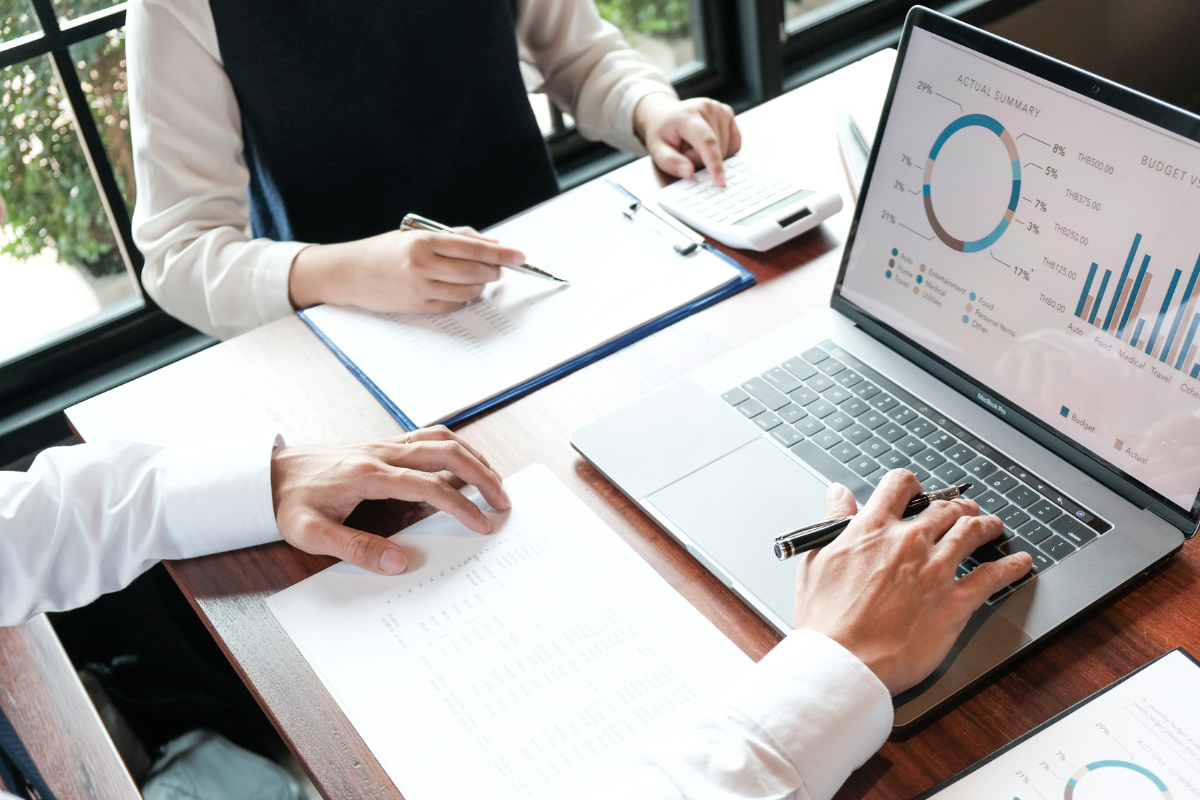 monitoring business stock